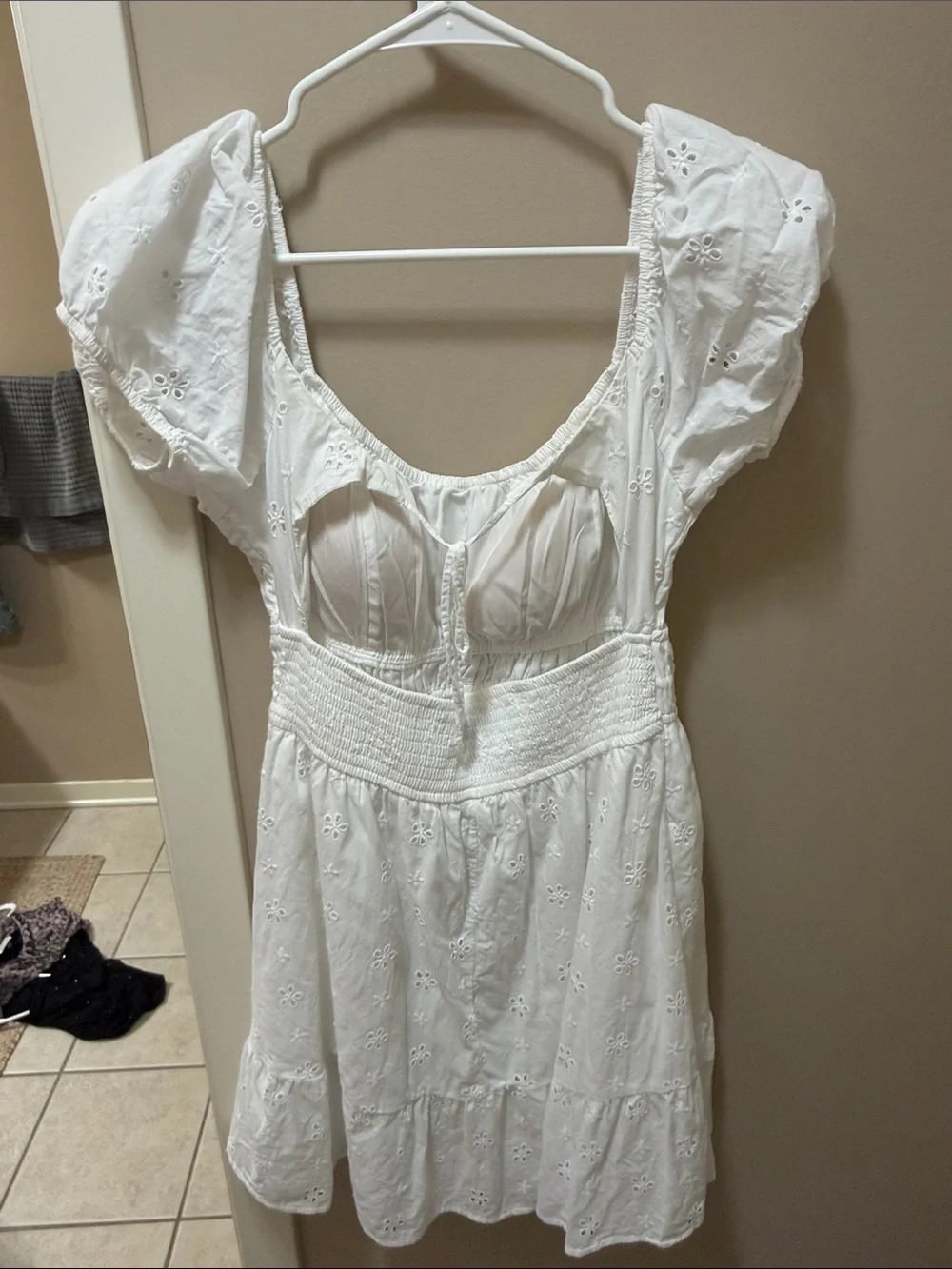 Hollister White Eyelet Puff-Sleeve Mini Dress - Picture 3 of 3
